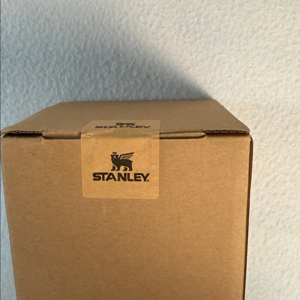 STANLEY 40oz “CHERRY BLOOM” Limited Edition Tumbler NIB‎ - Picture 11 of 11